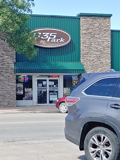 635 on Park Medical Center | Plastic Surgeon in BeausejourProSculptMD.ca