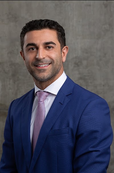 Dr. Moein Momtazi | Plastic Surgeon in Edmonton | ProSculptMD.com